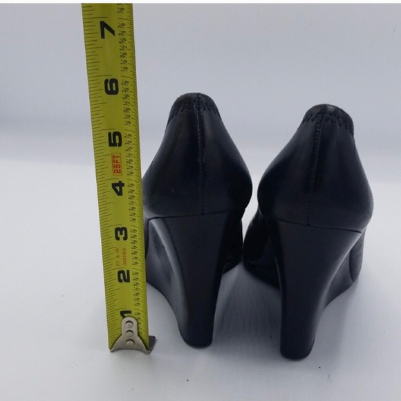 Tory Burch Sophie Wedge closed toe size 6 - Picture 8 of 8